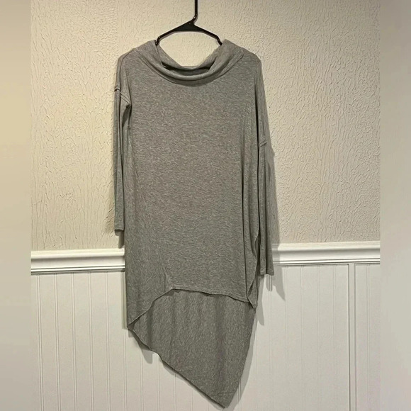 Free People We The Free Grapevine Light Gray Tunic style top in XS - Picture 3 of 13